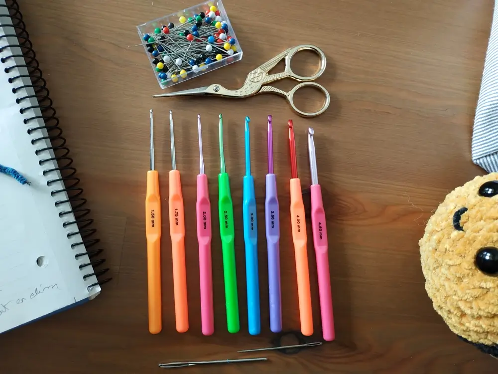 Les outils essentiels pour commencer le crochet
